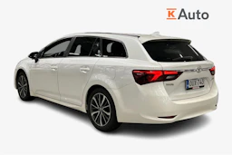 Valkoinen Toyota AVENSIS 2016 kuva 2.