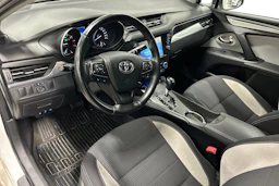 Valkoinen Toyota AVENSIS 2016 kuva 3.