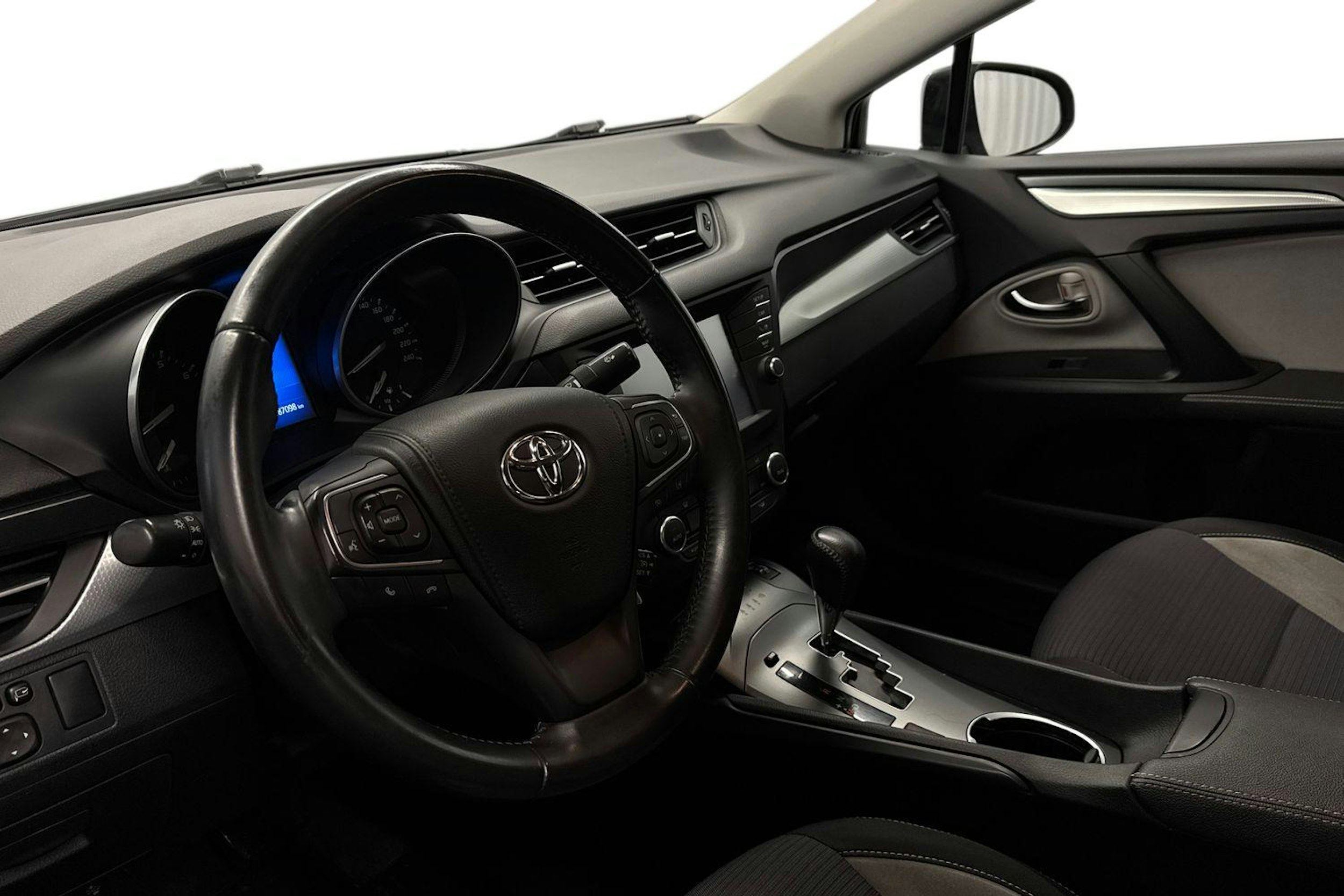 ruskea (beige) Toyota Avensis 2016 kuva 7.