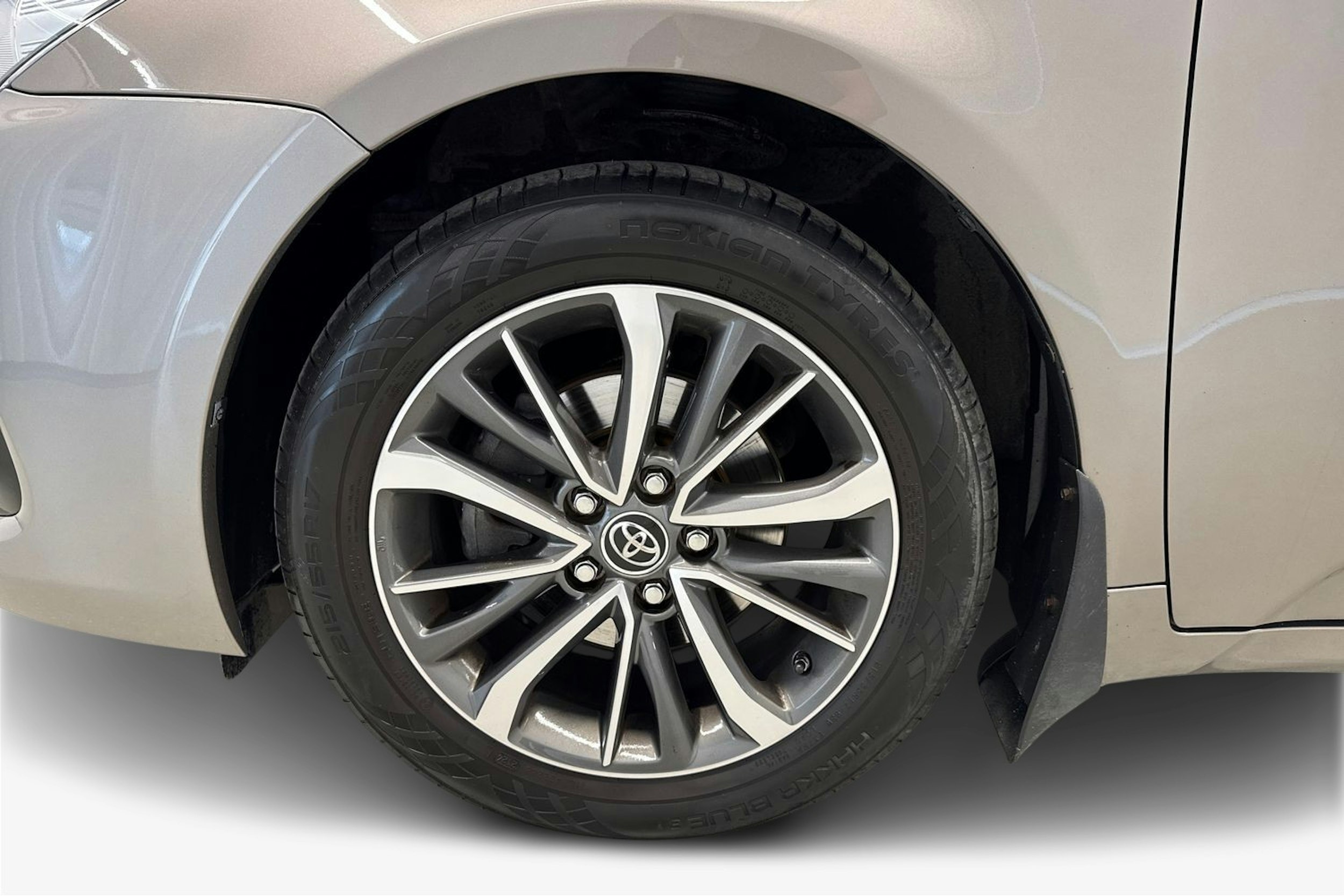 ruskea (beige) Toyota Avensis 2016 kuva 11.
