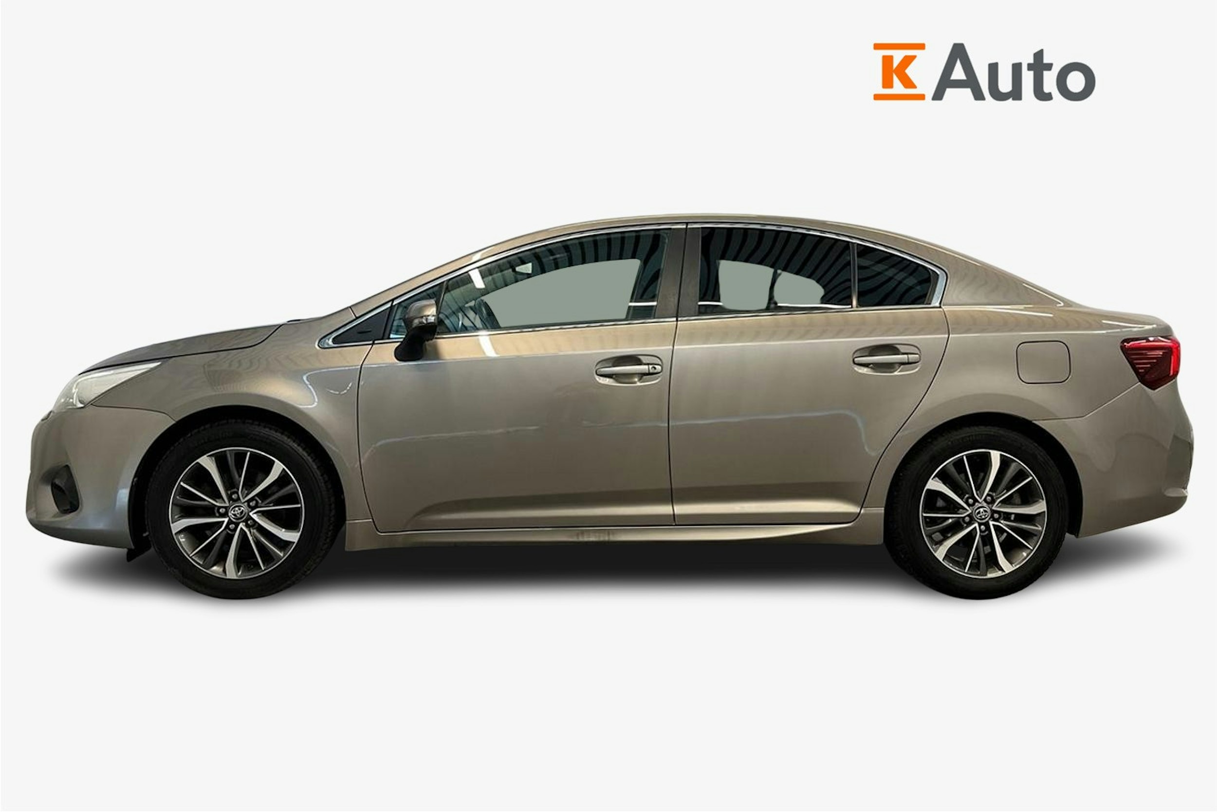 ruskea (beige) Toyota Avensis 2016 kuva 6.