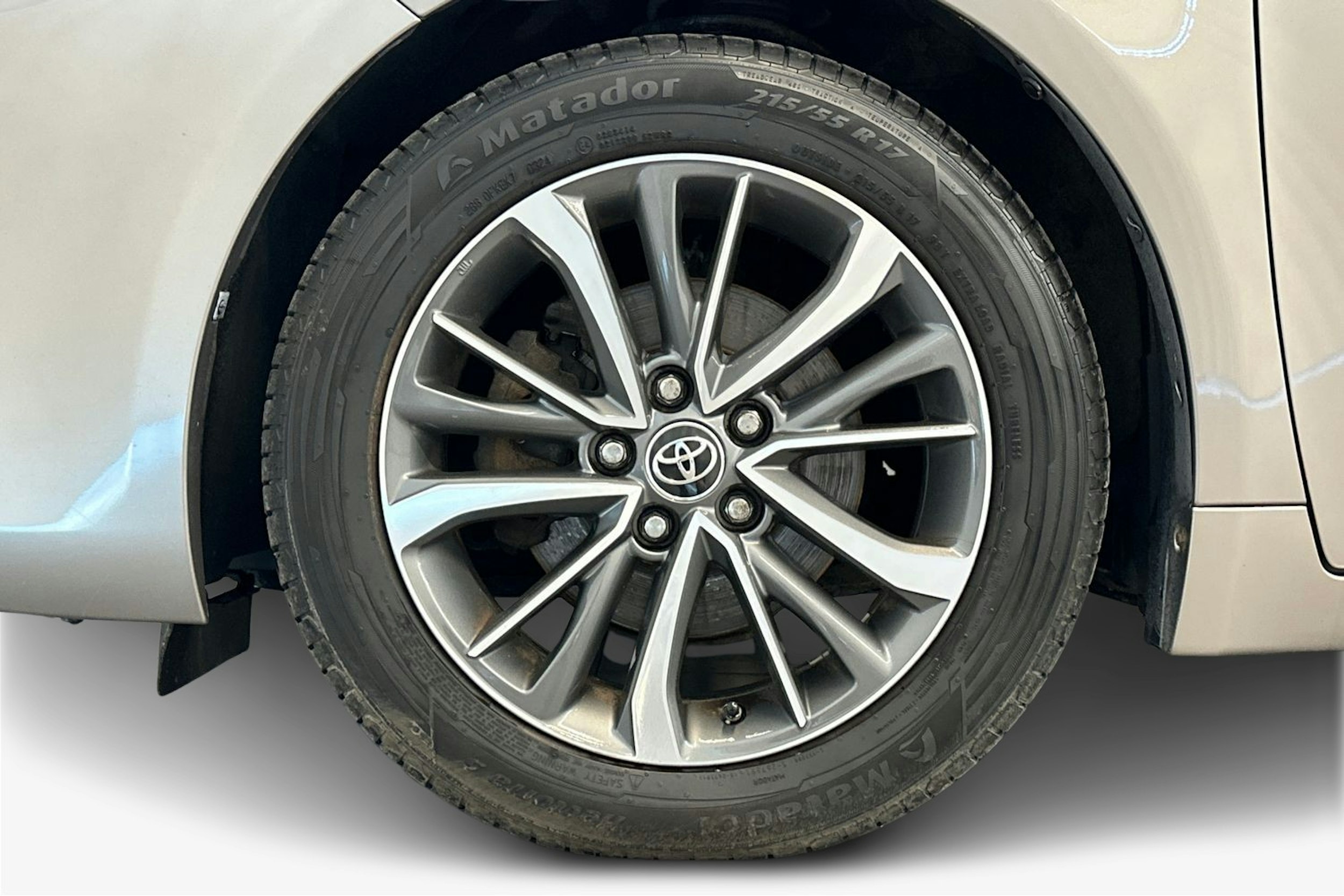 ruskea (beige) Toyota Avensis 2016 kuva 11.