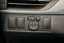 ruskea (beige) Toyota Avensis 2016 kuva 17.