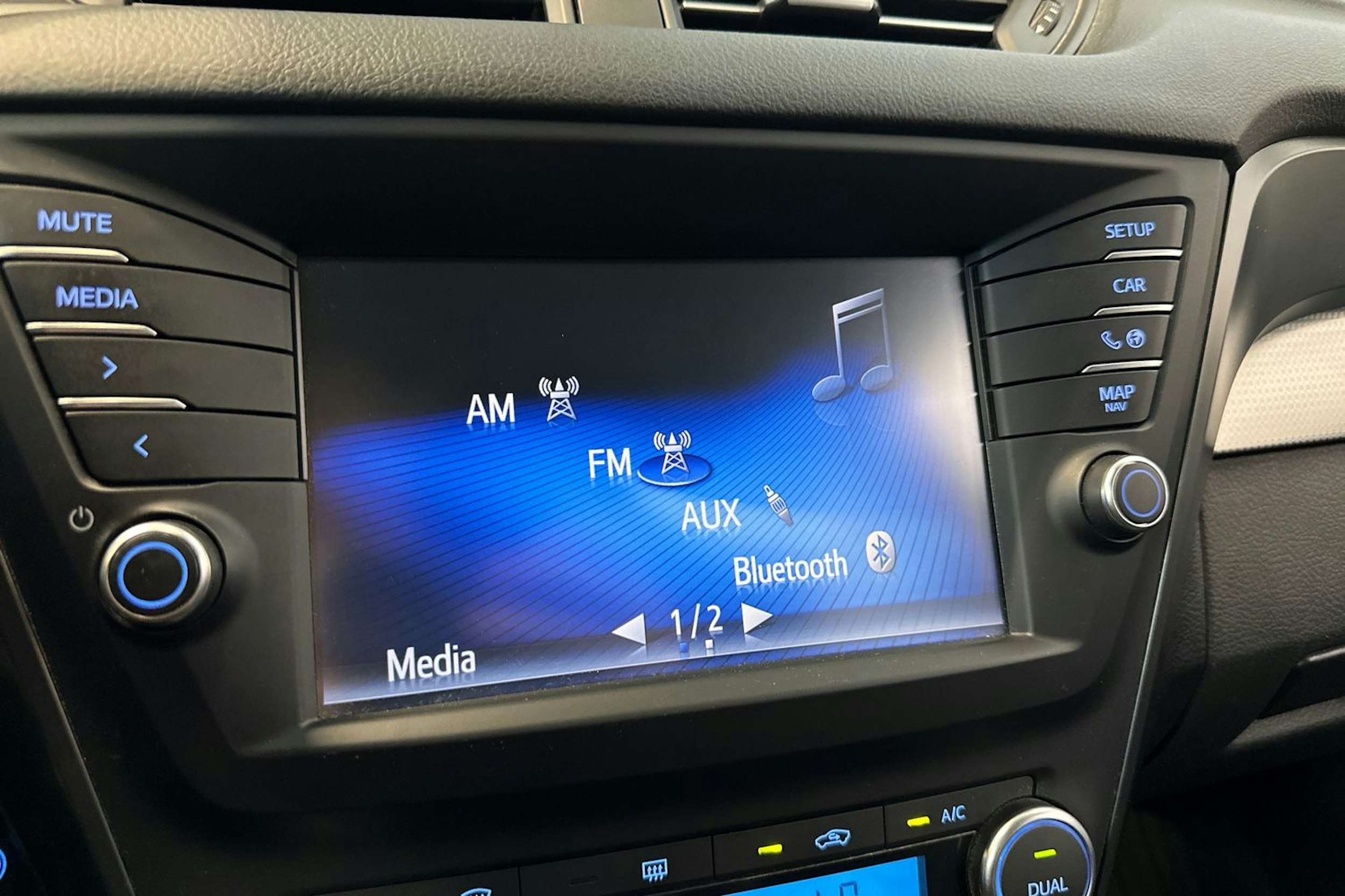 ruskea (beige) Toyota Avensis 2016 kuva 24.