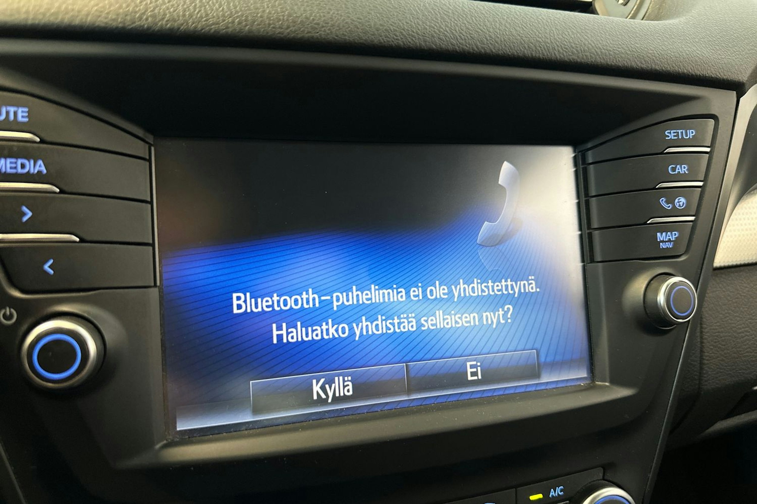 ruskea (beige) Toyota Avensis 2016 kuva 27.