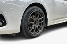 valkoinen Toyota Avensis 2016 kuva 7.