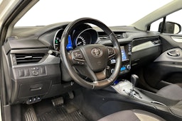 valkoinen Toyota Avensis 2016 kuva 10.