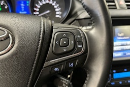 valkoinen Toyota Avensis 2016 kuva 26.