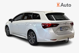 valkoinen Toyota Avensis 2016 kuva 2.