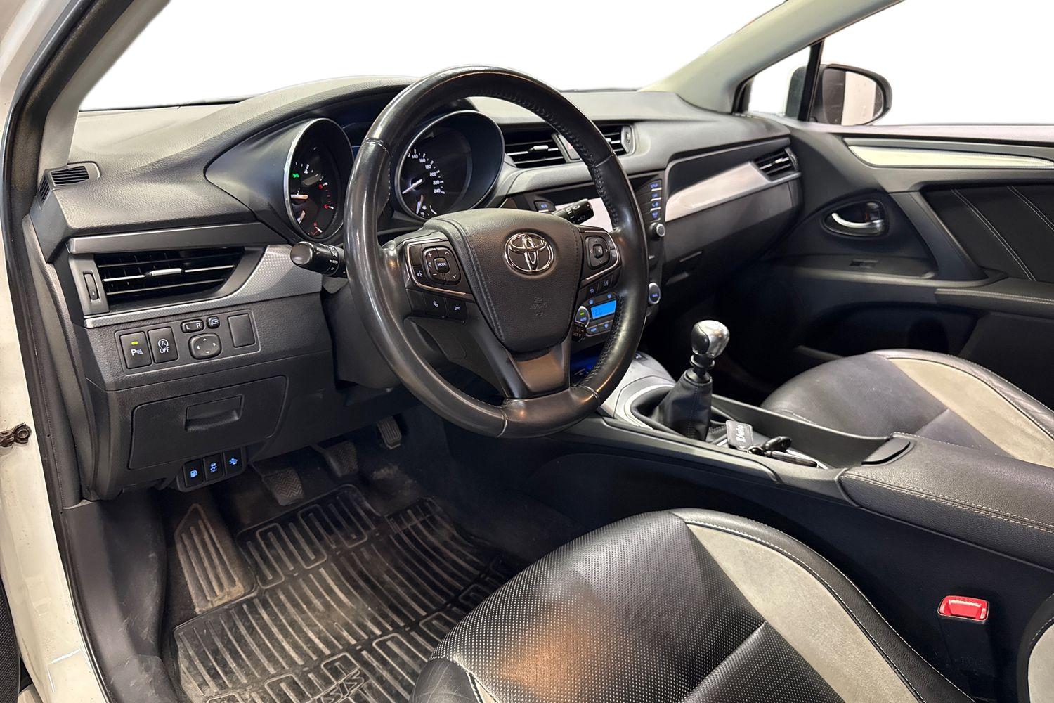 Toyota Avensis 2016, kuva 3/4