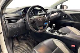 valkoinen Toyota Avensis 2016 kuva 3.