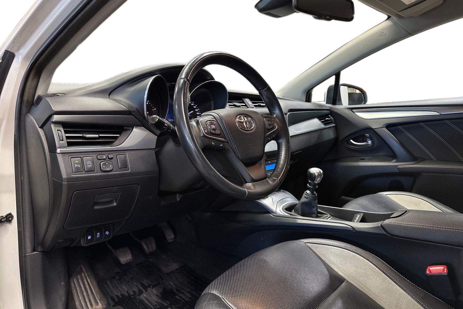 Toyota Avensis 2016, kuva 6/27