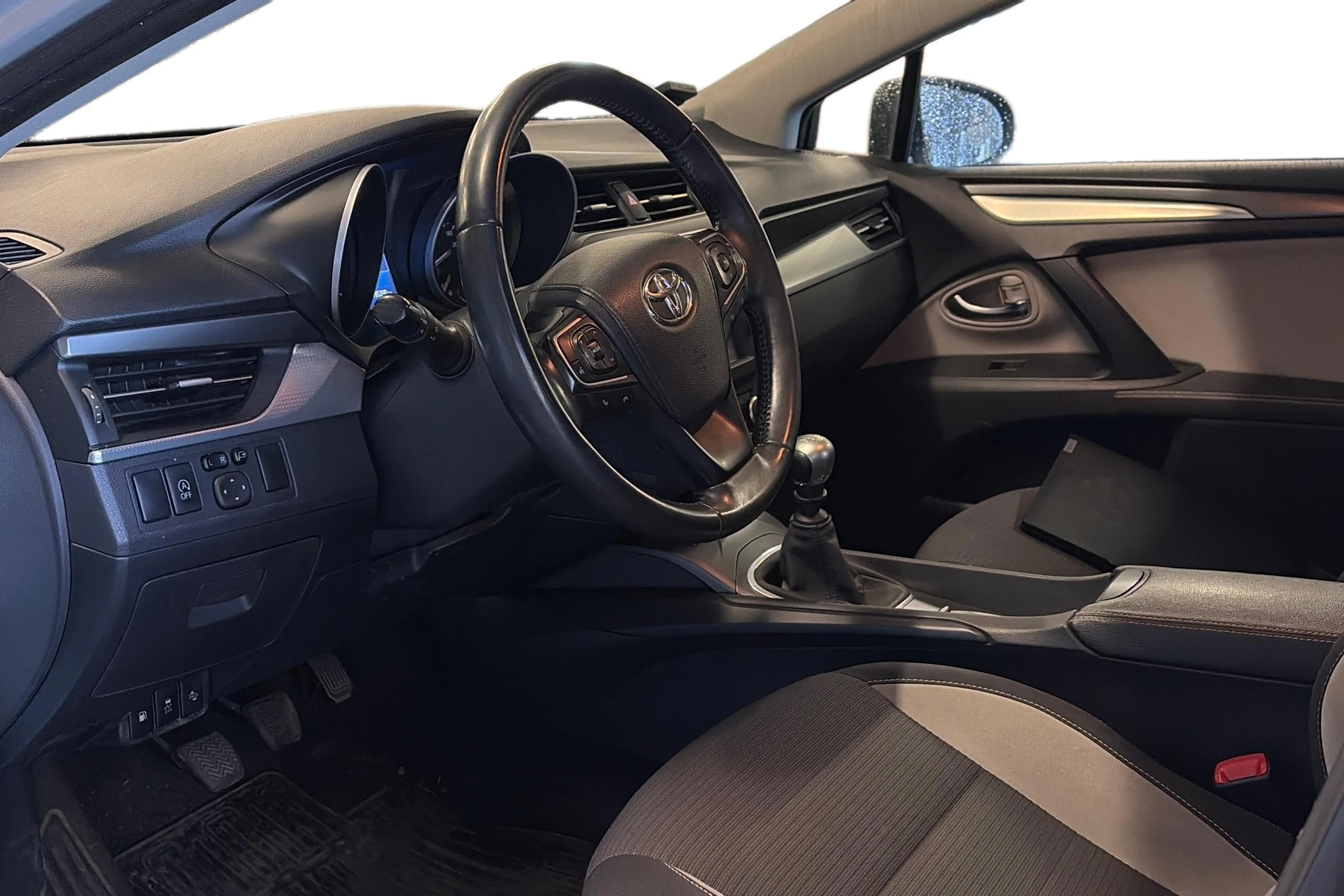 hopea Toyota Avensis 2016 kuva 3.