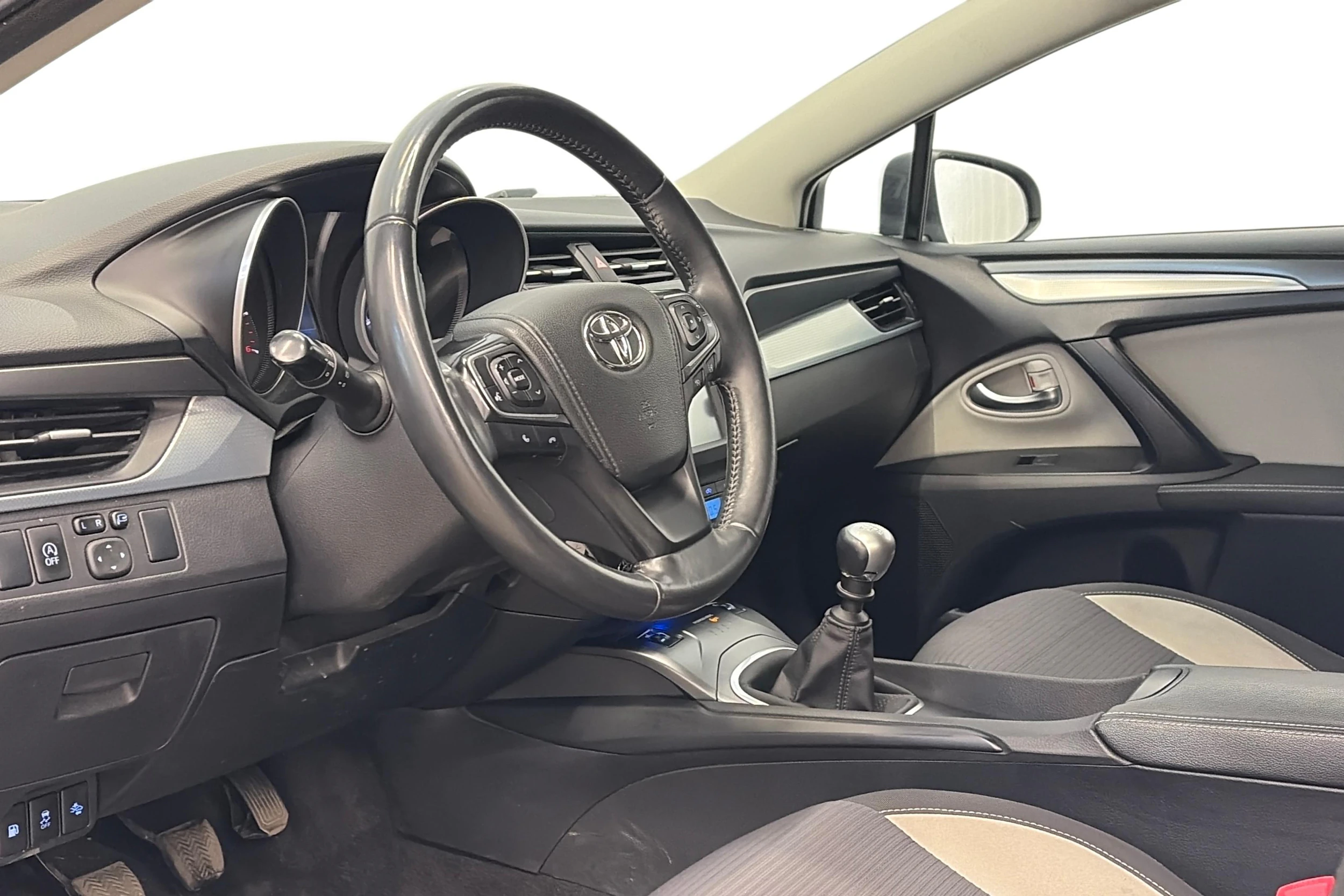 hopea Toyota Avensis 2016 kuva 6.