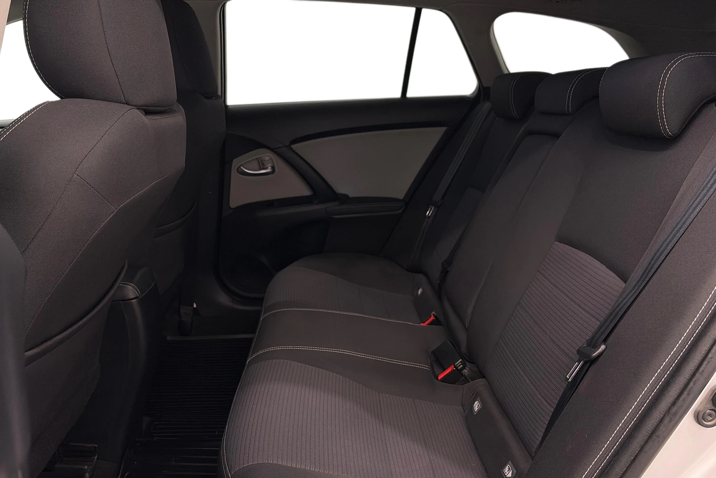 hopea Toyota Avensis 2016 kuva 8.