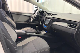 hopea Toyota Avensis 2016 kuva 12.