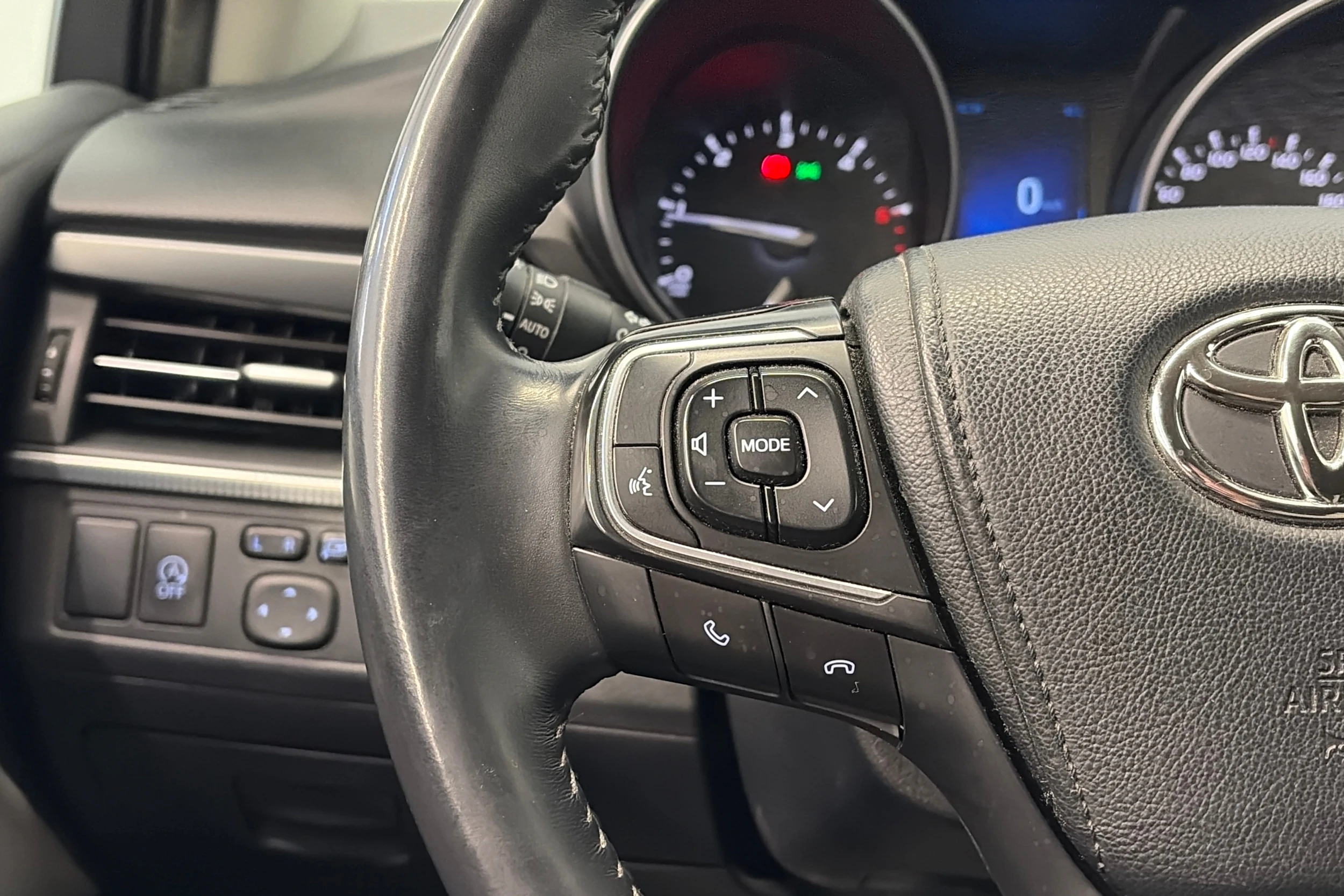 hopea Toyota Avensis 2016 kuva 14.