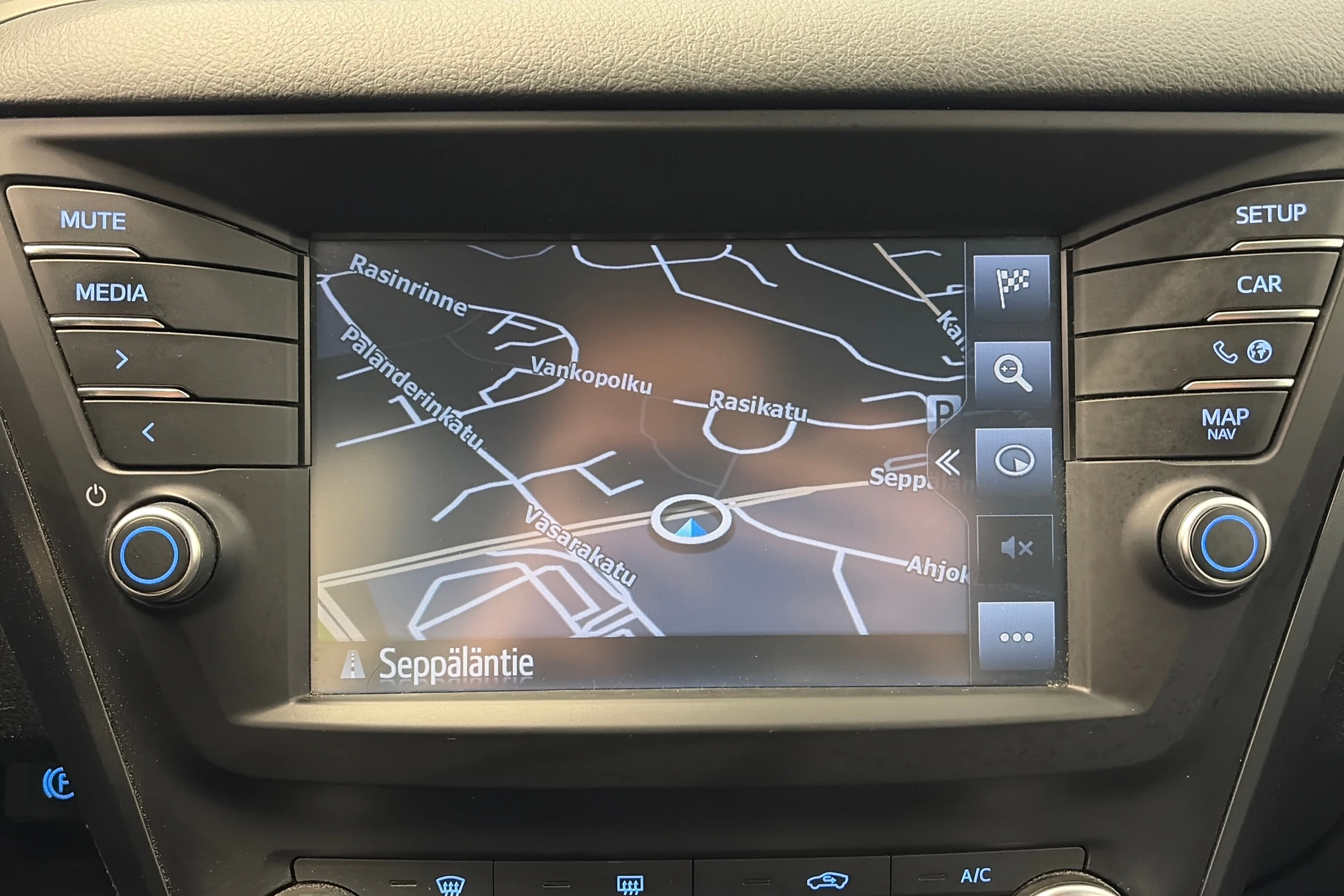 hopea Toyota Avensis 2016 kuva 18.