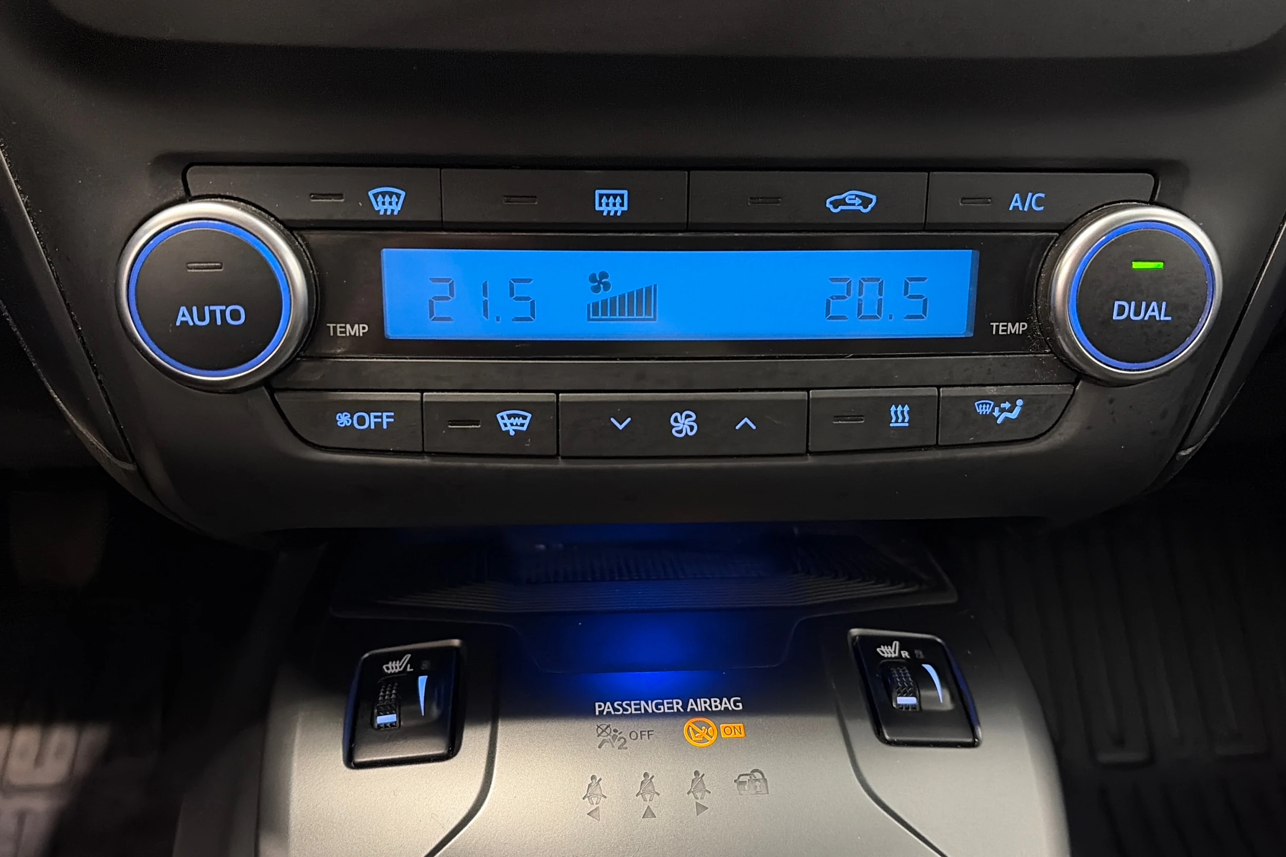 hopea Toyota Avensis 2016 kuva 20.