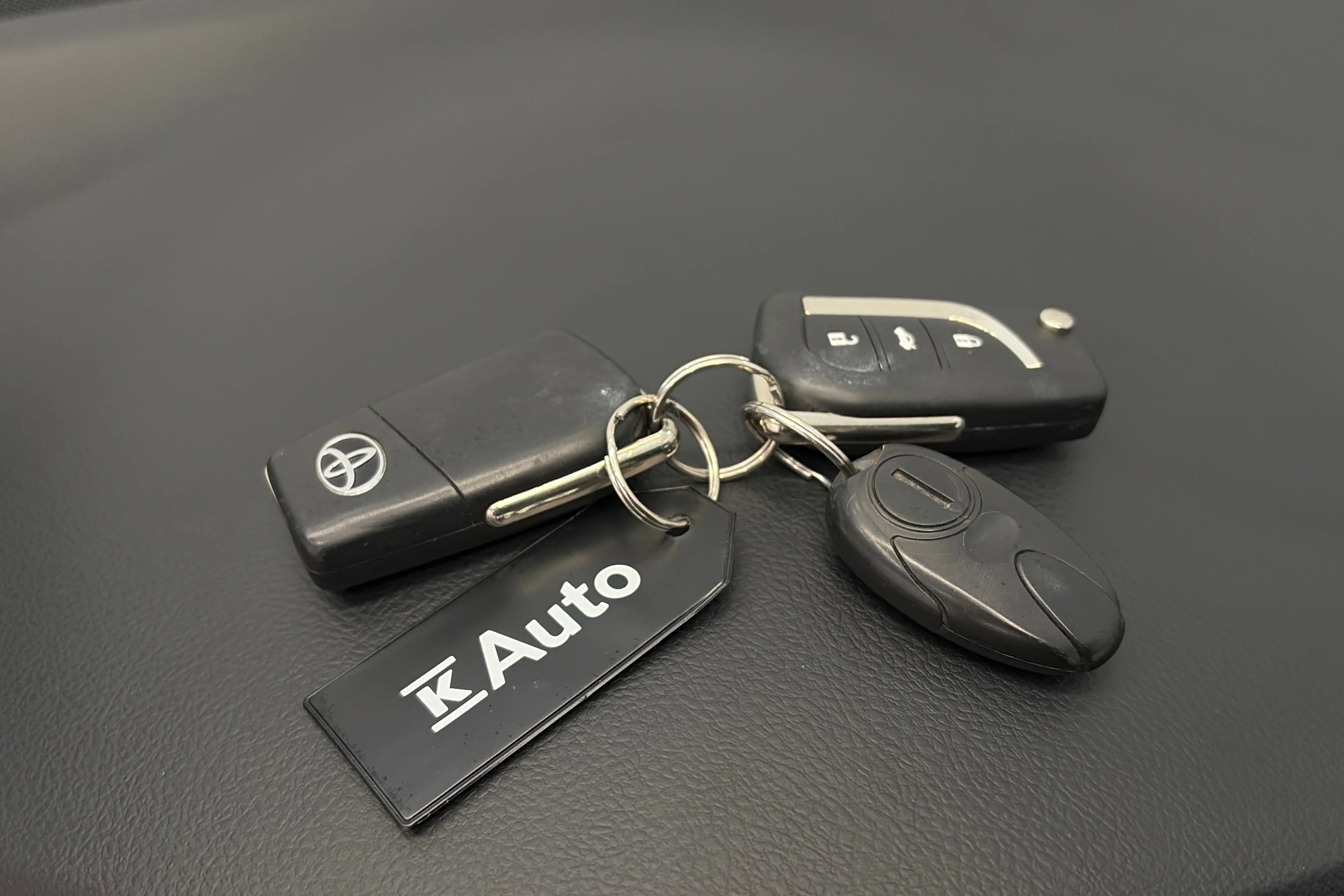 hopea Toyota Avensis 2016 kuva 22.