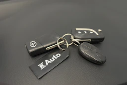 hopea Toyota Avensis 2016 kuva 22.