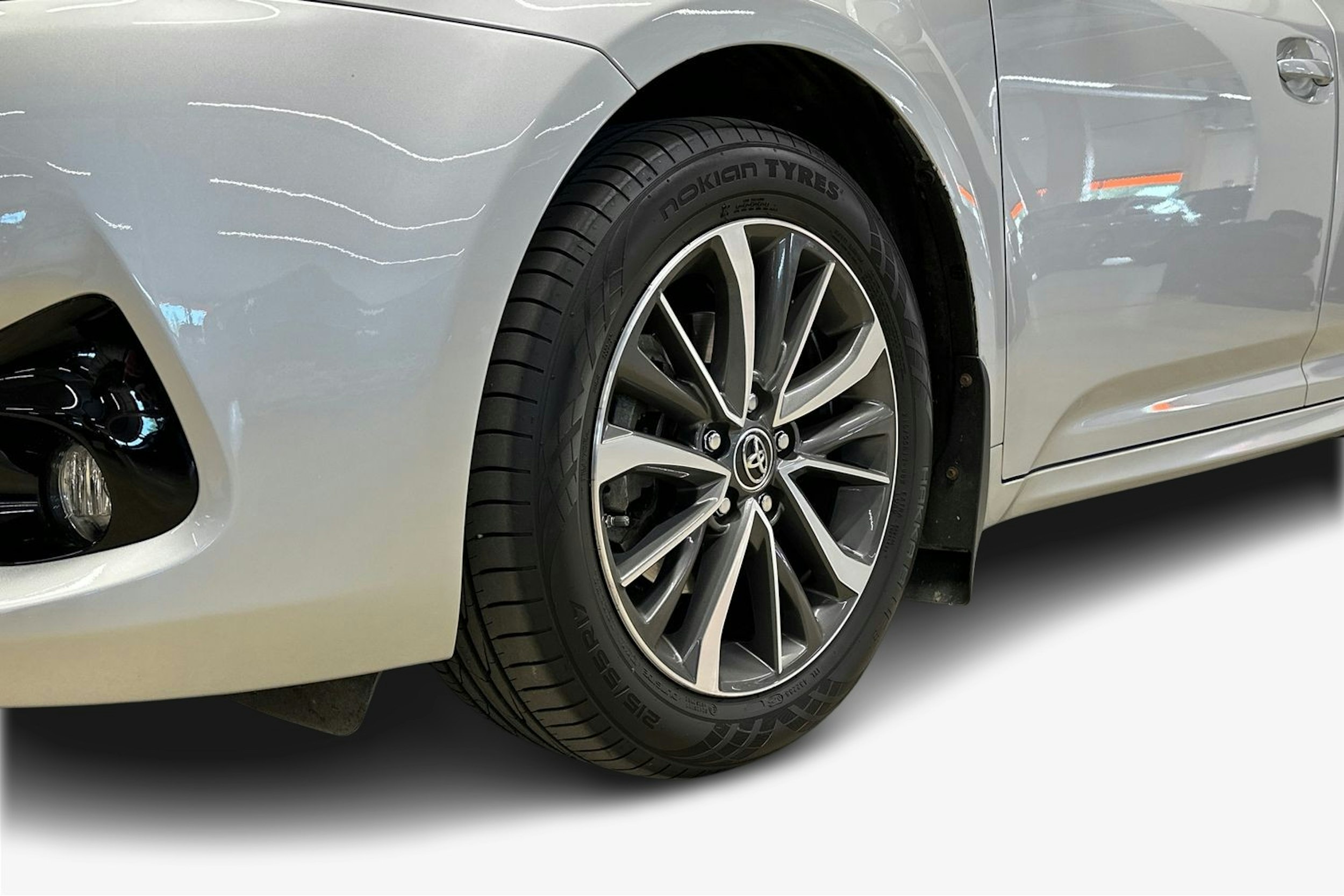 hopea Toyota Avensis 2016 kuva 7.
