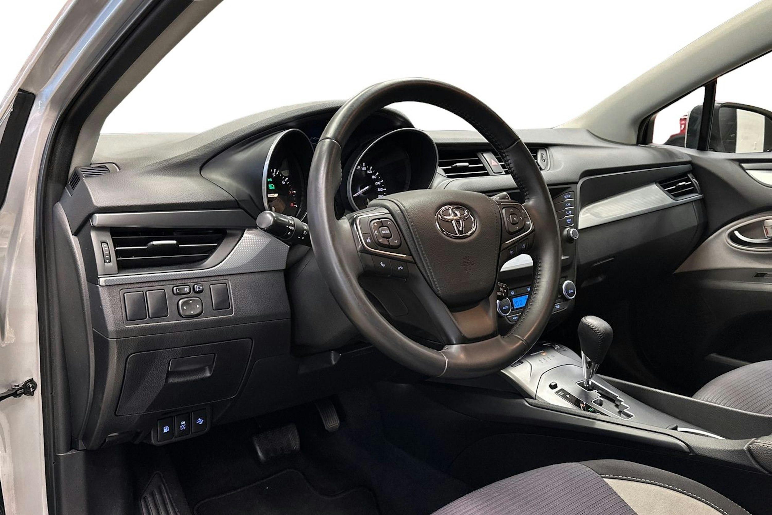hopea Toyota Avensis 2016 kuva 10.