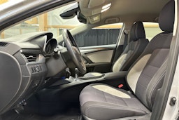 hopea Toyota Avensis 2016 kuva 16.