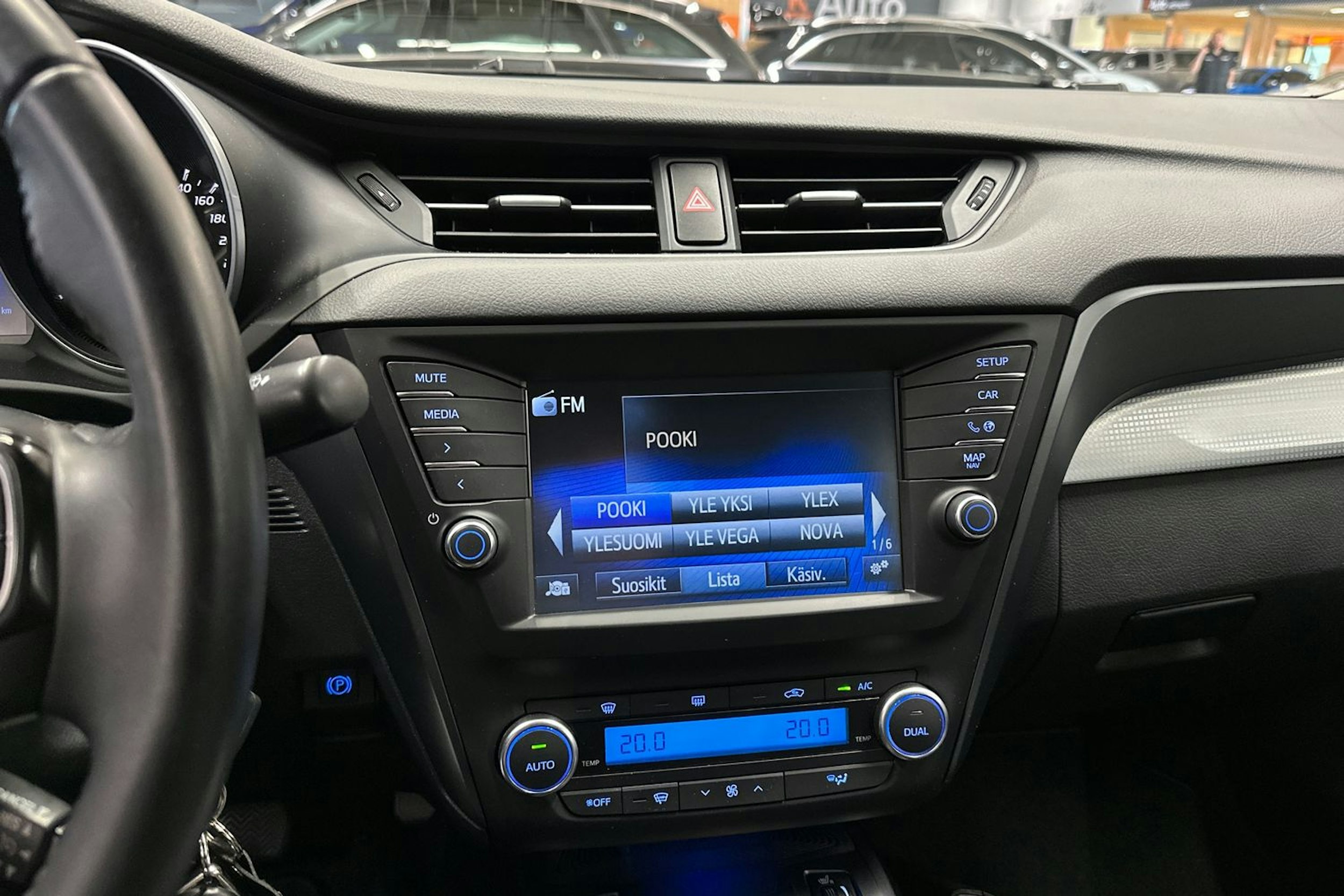 hopea Toyota Avensis 2016 kuva 21.