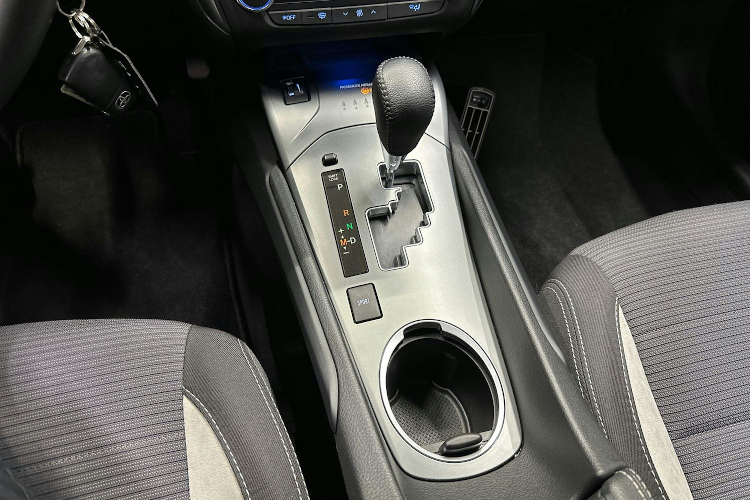 hopea Toyota Avensis 2016 kuva 24.