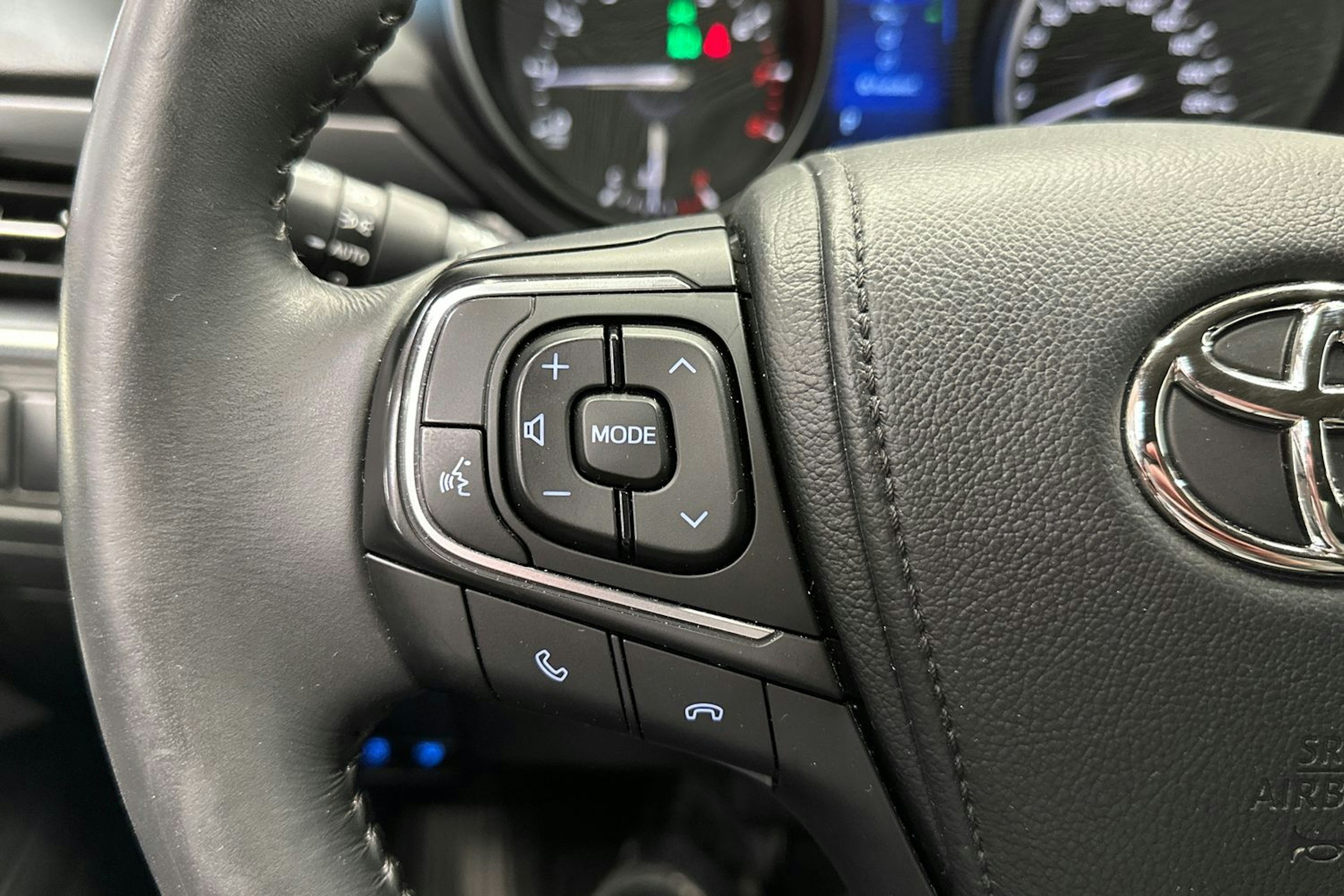 hopea Toyota Avensis 2016 kuva 26.