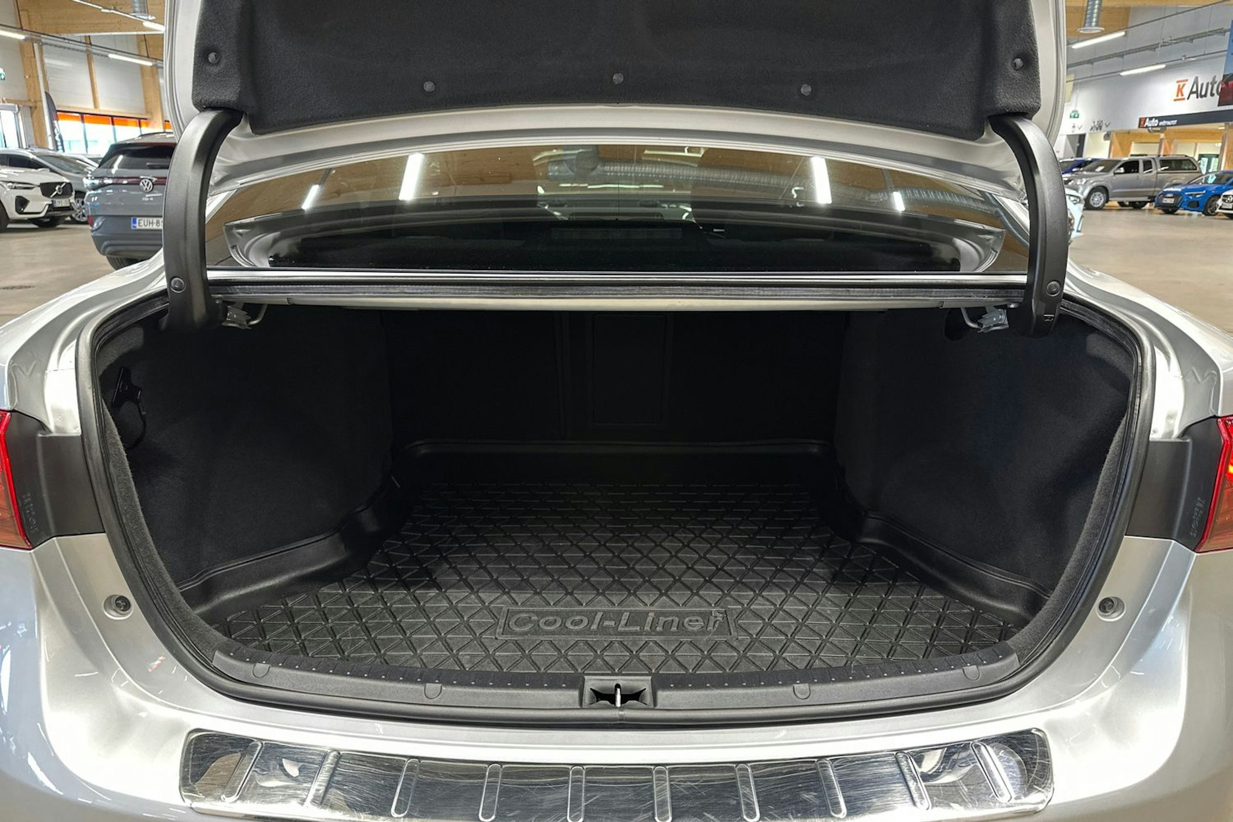 hopea Toyota Avensis 2016 kuva 32.
