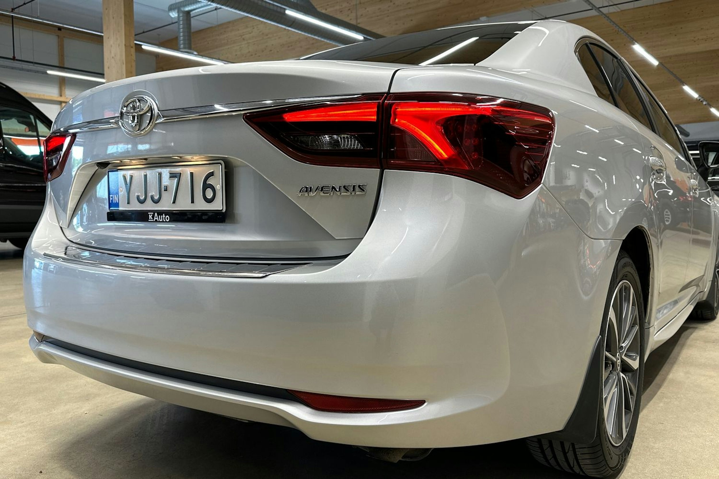 hopea Toyota Avensis 2016 kuva 35.