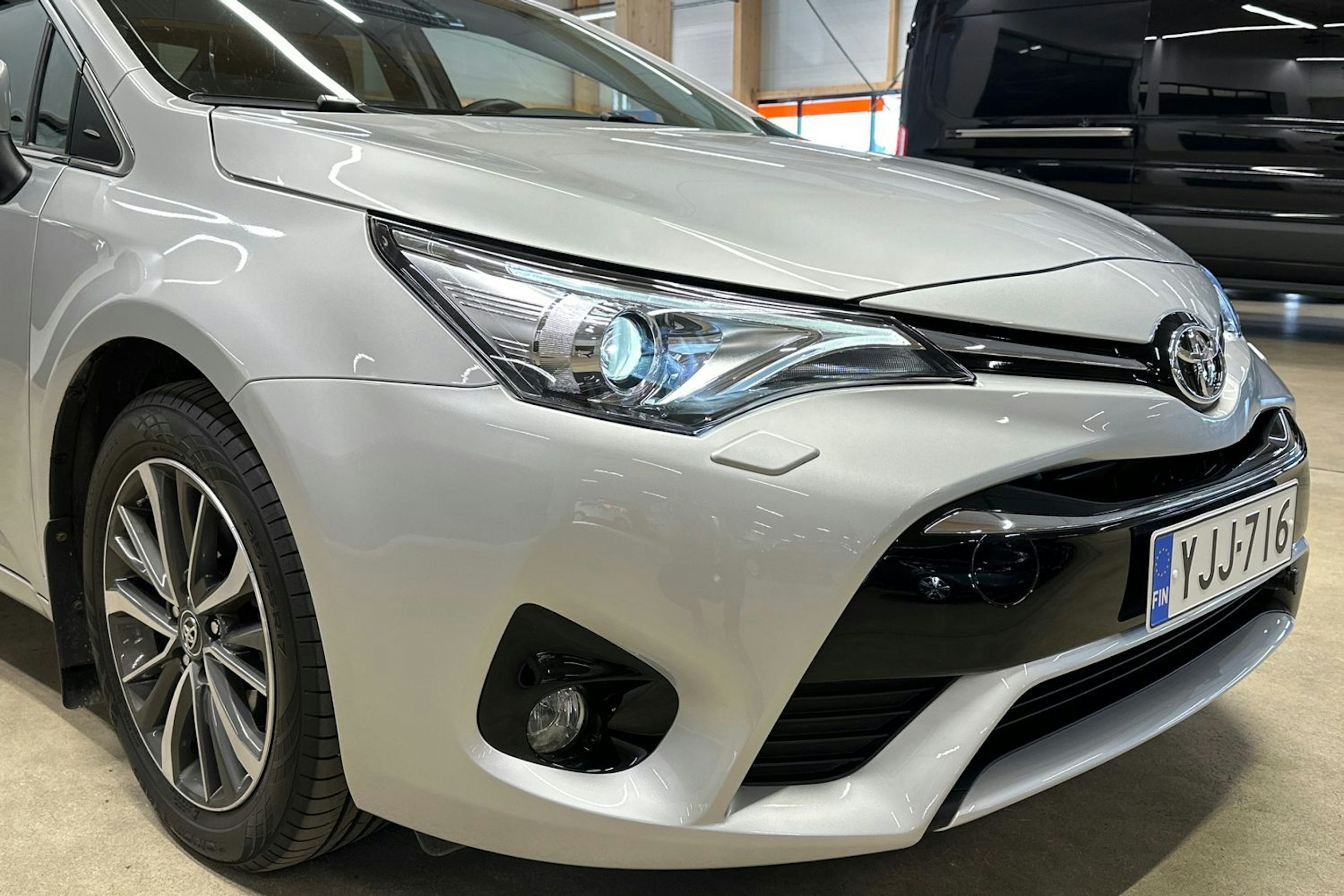 hopea Toyota Avensis 2016 kuva 36.