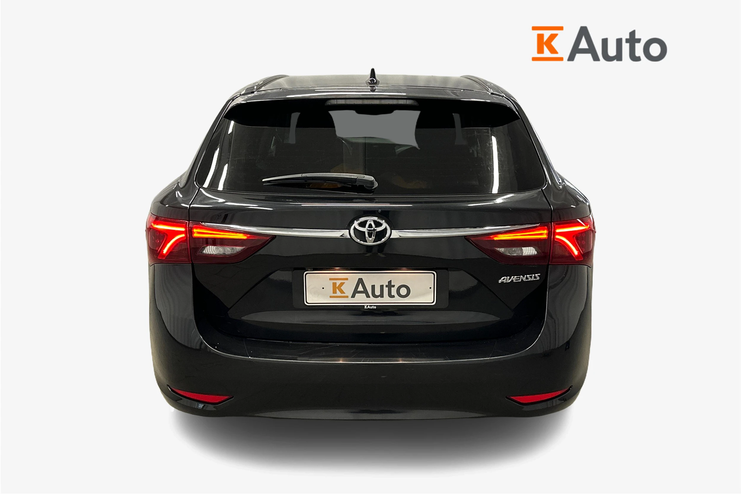 musta Toyota Avensis 2017 kuva 4.