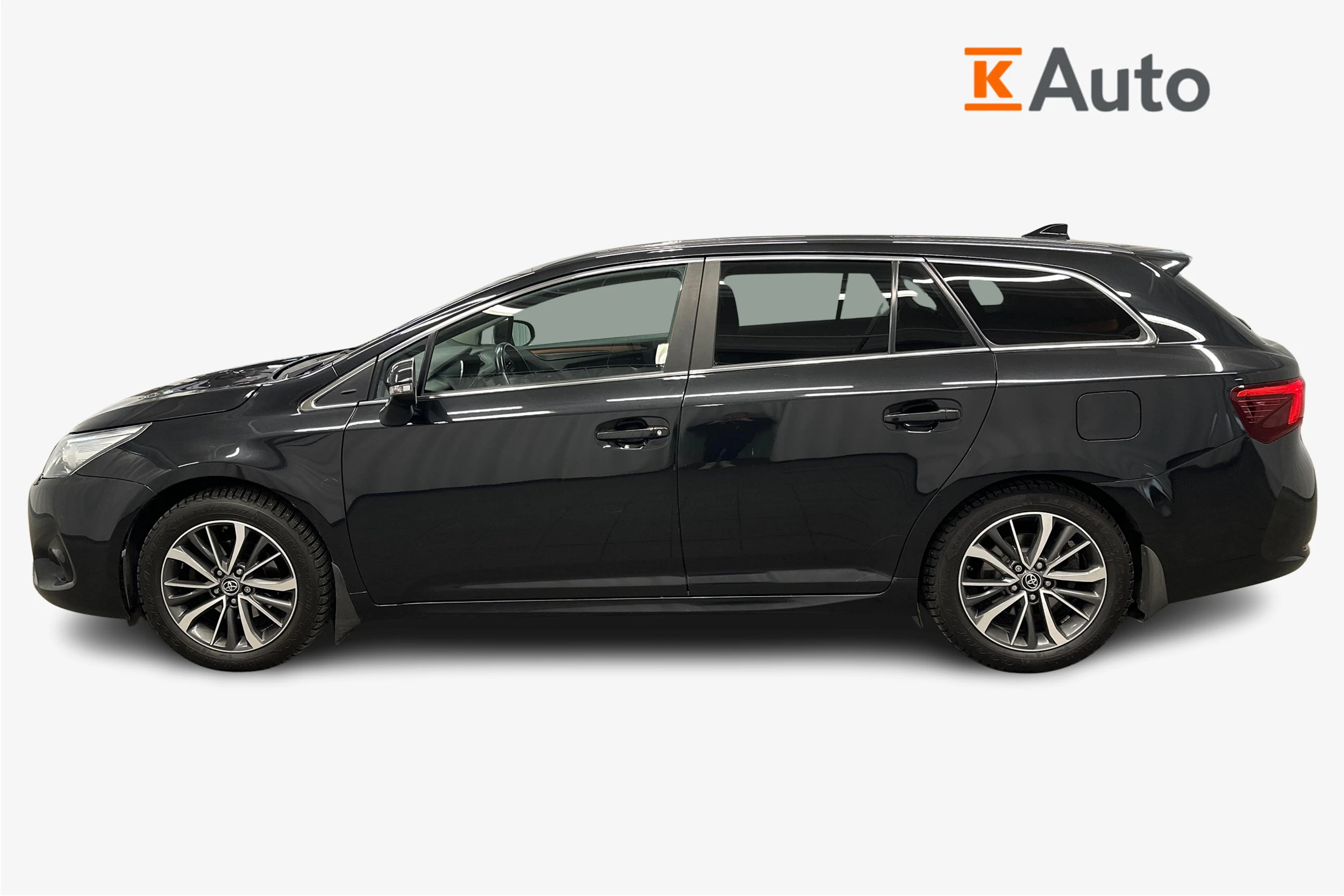 musta Toyota Avensis 2017 kuva 7.