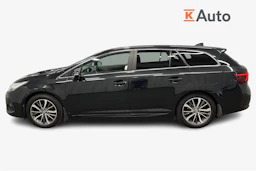 musta Toyota Avensis 2017 kuva 7.