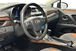 musta Toyota Avensis 2017 kuva 8.