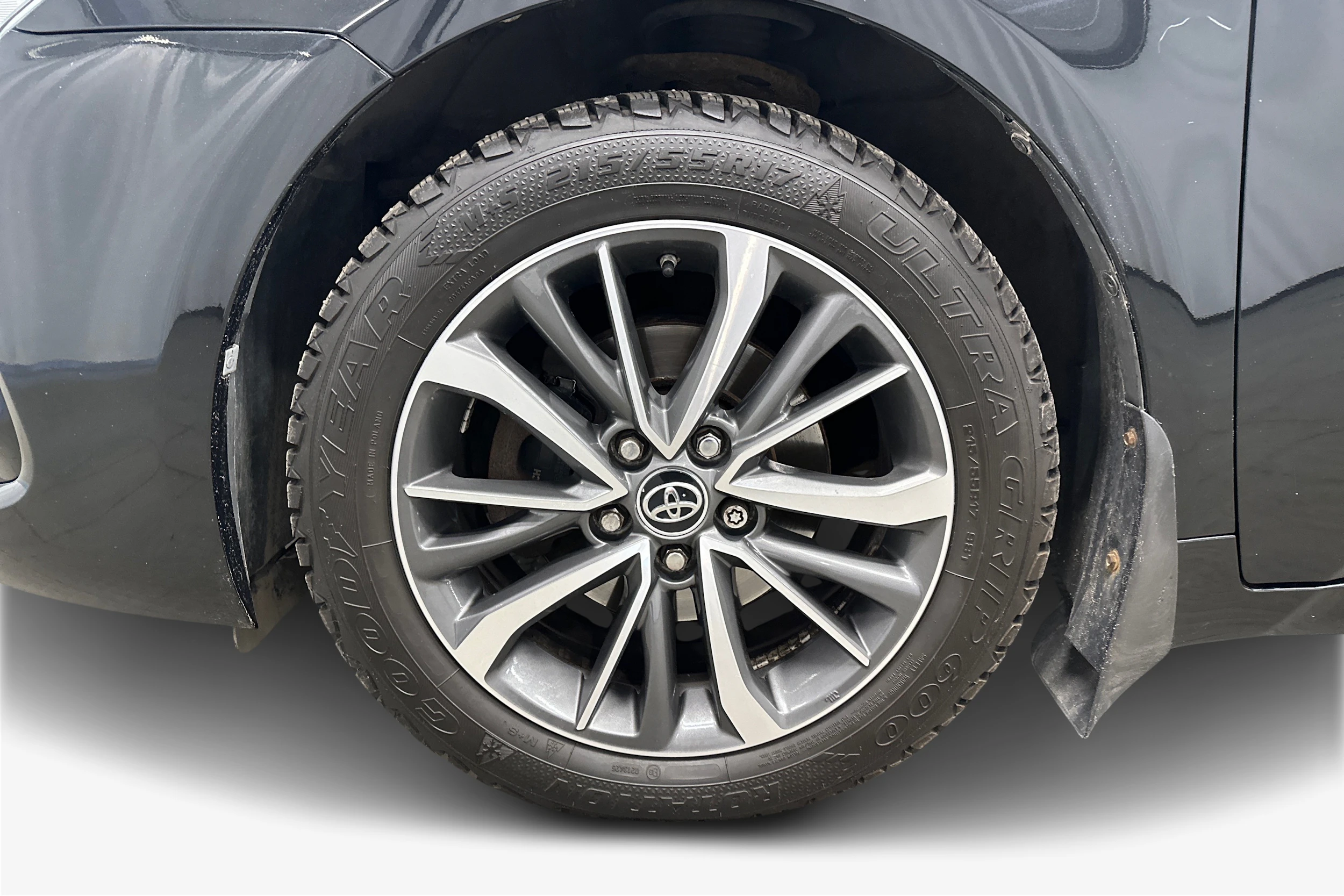 musta Toyota Avensis 2017 kuva 12.
