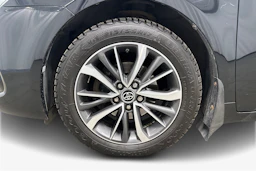 musta Toyota Avensis 2017 kuva 12.