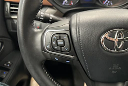 musta Toyota Avensis 2017 kuva 17.