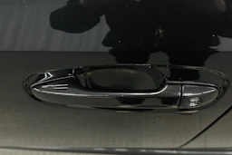 musta Toyota Avensis 2017 kuva 26.