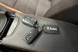 musta Toyota Avensis 2017 kuva 27.