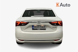 valkoinen Toyota Avensis 2017 kuva 3.