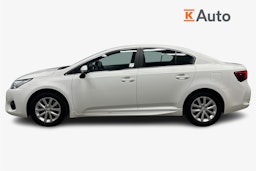 valkoinen Toyota Avensis 2017 kuva 6.