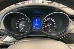 harmaa Toyota Avensis 2017 kuva 17.