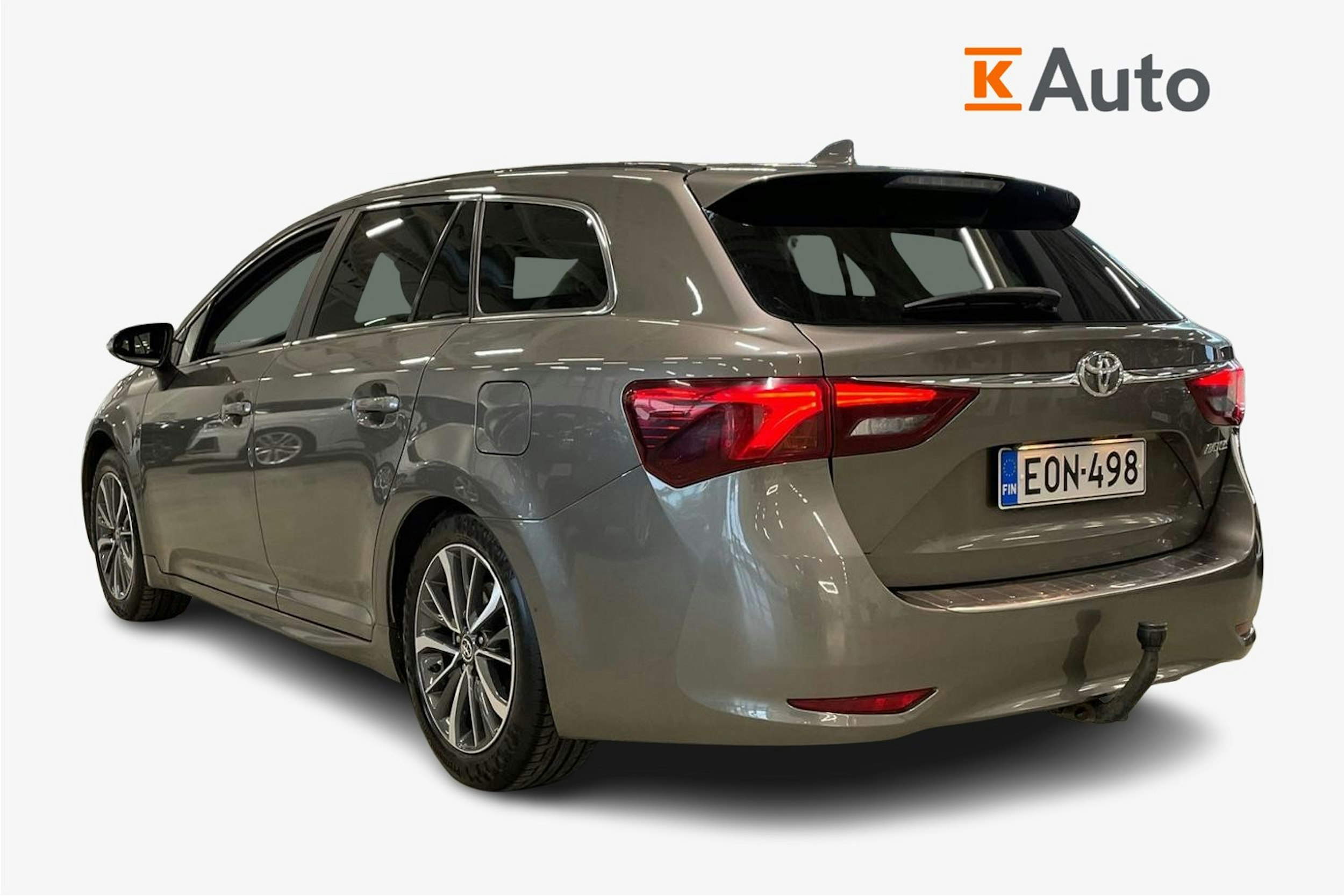 harmaa Toyota Avensis 2017 kuva 2.