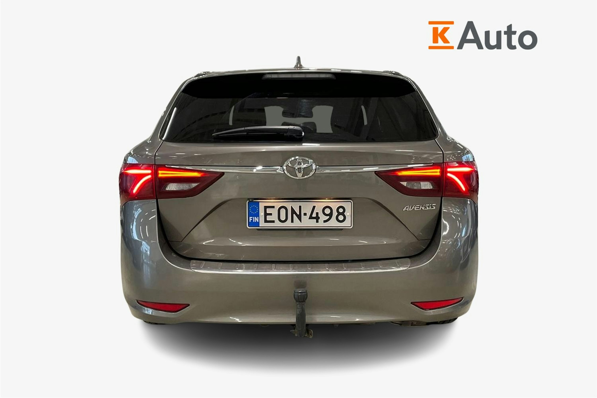 harmaa Toyota Avensis 2017 kuva 3.