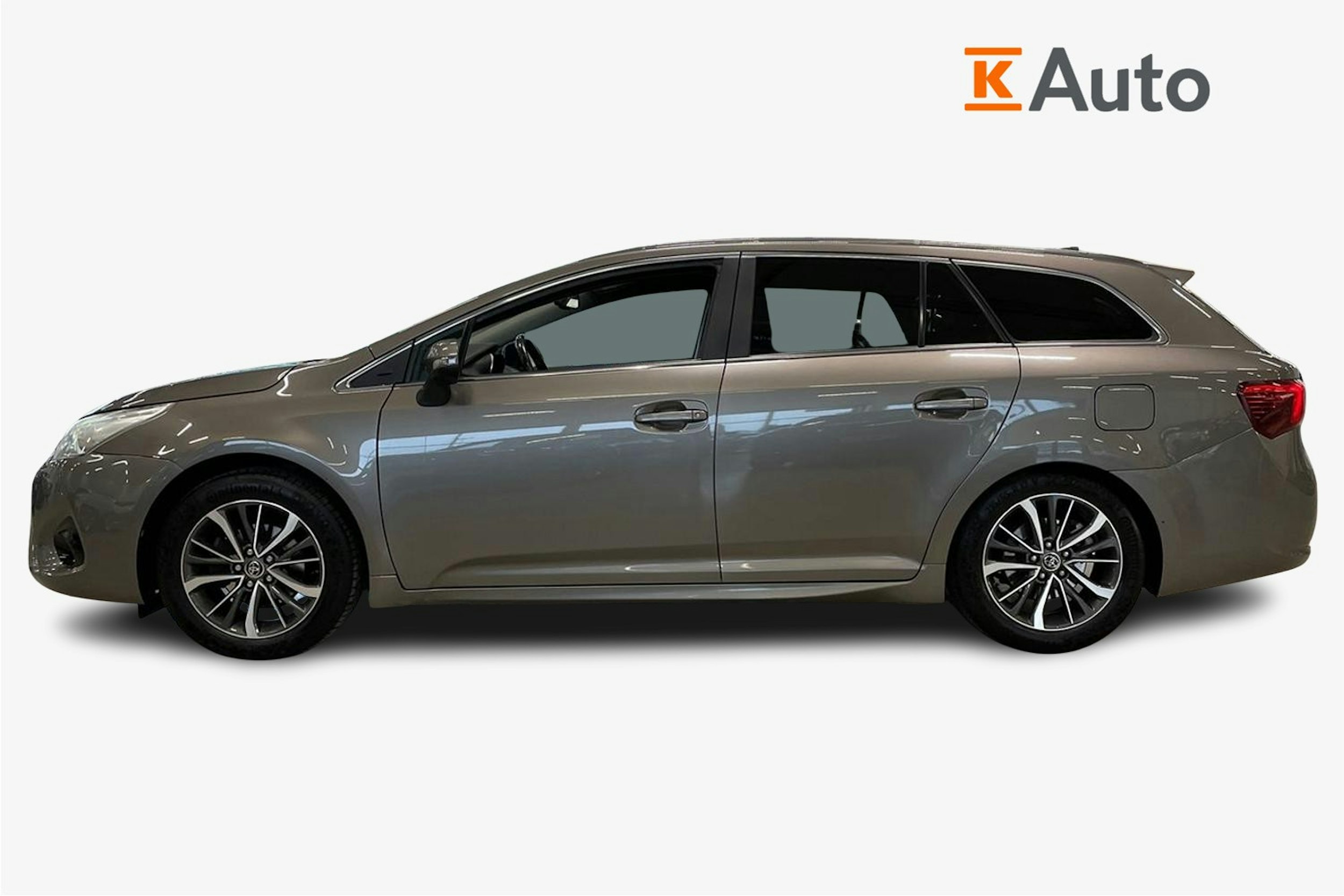 harmaa Toyota Avensis 2017 kuva 6.