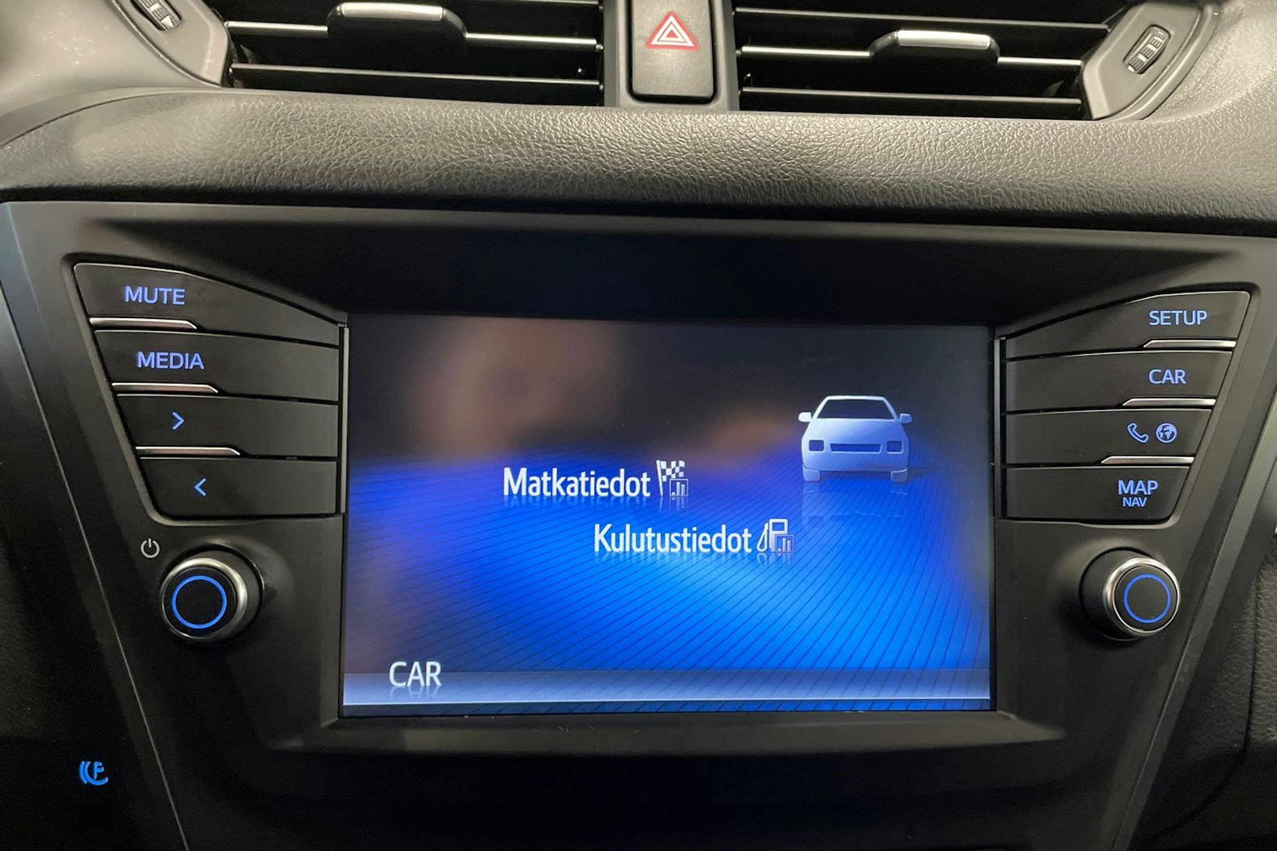harmaa Toyota Avensis 2017 kuva 25.